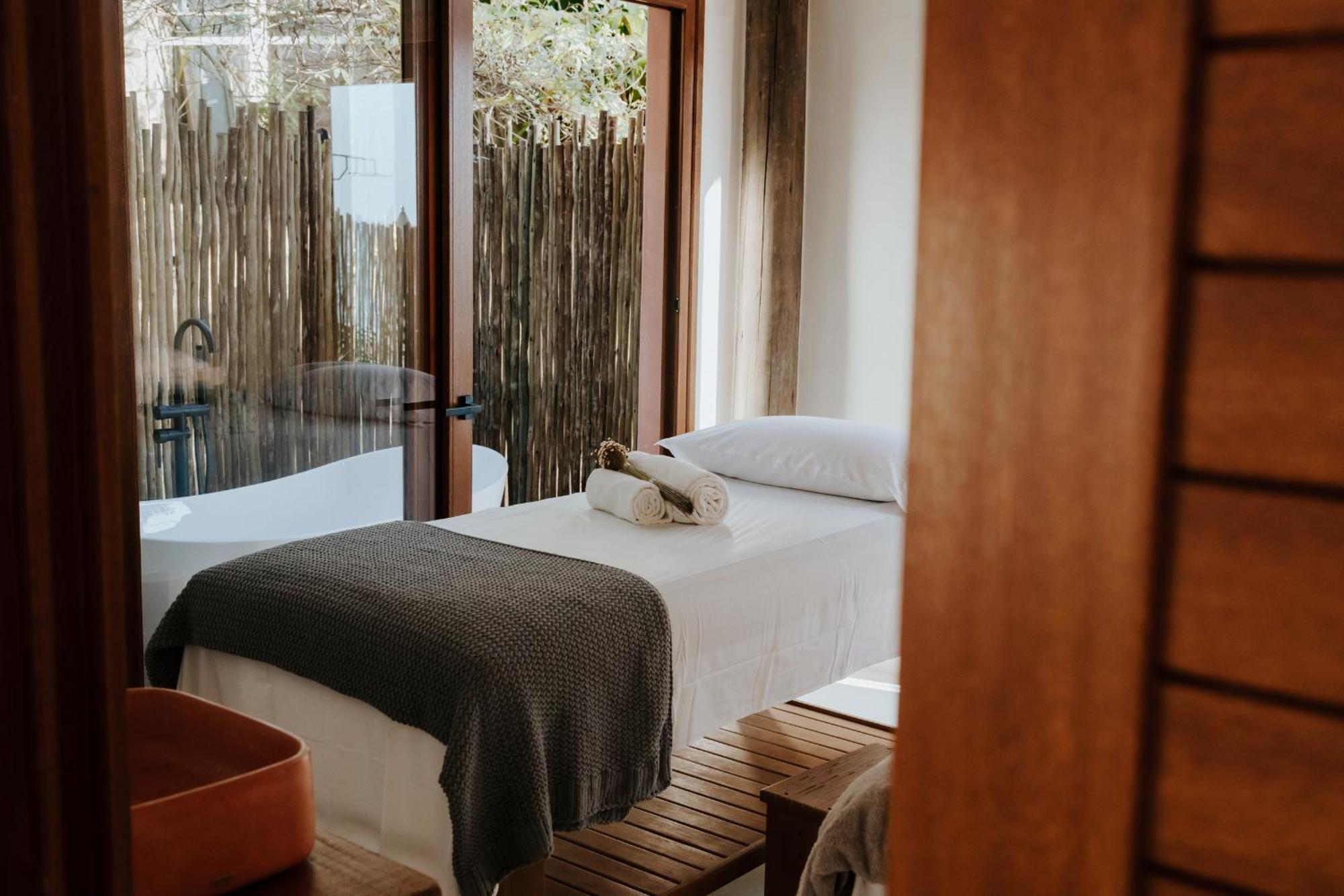 Mercedes 4* Ilhabela